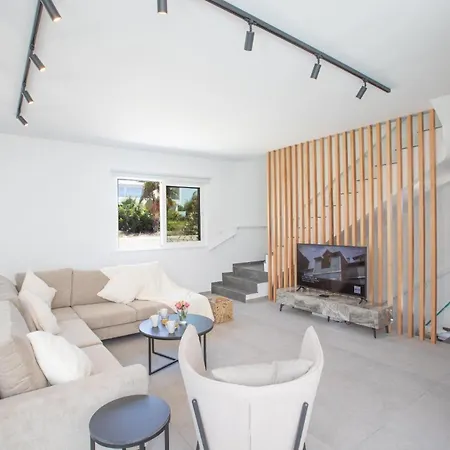 Ferienvilla Kube 4 Fuer 12 Personen Auf Zypern Holiday home